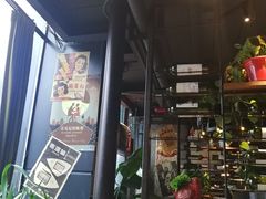 -临界音乐酒馆·小龙虾·江湖菜(华熙LIVE·鱼洞店)
