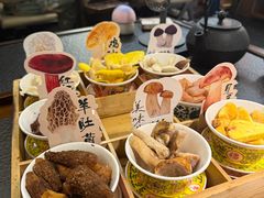 -菌自由丨野生菌火锅特色庭院餐厅(丽江古城店)