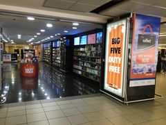 -奥利弗·雷金纳德·坦博国际机场