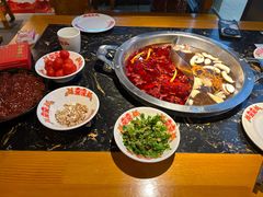 -憨孃孃·重庆老火锅(红山黑金店)