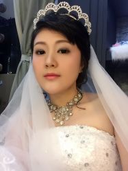 -现代经典婚纱摄影