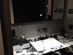 -万泊酒店(长沙五一广场国金中心店)