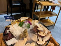 -一朵菌·野生菌探索家火锅(南亚店)