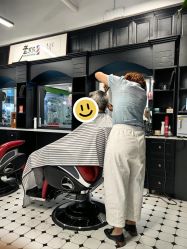 -老男孩男士理容馆·理发·烫染·修面