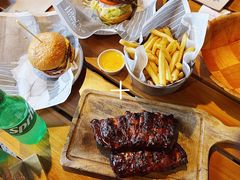 -Ribs & Burgers The Rocks