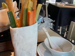 -穹六人间 people 6(岳阳路店)