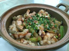 生鲜芋荷鲶鱼煲-思远客家菜馆(巴伐利亚店)