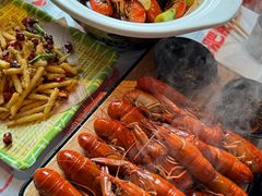 -肥肥虾庄·金牌油焖大虾(汉街SKP店)