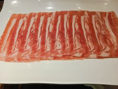 自卷精品羊肉-宽板凳老灶火锅(簋街店)