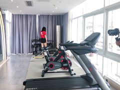 -皇马海口湾海景酒店(万绿园秀英港店)