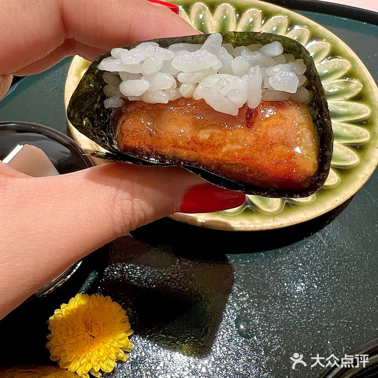 顶级海胆寿司的甜美滋味你真的不来尝尝吗❓