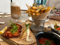 -Mark&Mars Restaurant