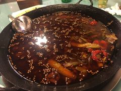 -鸿顺老铁锅美蛙鱼府(解放碑店)