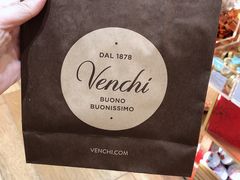 -VENCHI 闻绮(上海佛罗伦萨小镇店)