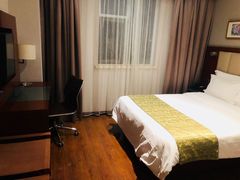 -和颐酒店(广州琶洲会展中心广州塔赤岗地铁站店)