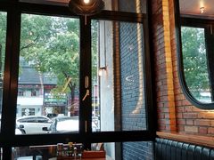 靠窗位-COMMUNE幻师(解放西路店)