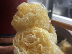 -毛辣果·贵州红酸汤牛肉火锅(西单店)