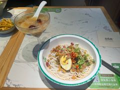 -百春原湖南牛肉粉(百联世纪店)