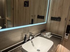 -杭州西湖湖滨银泰亚朵酒店