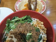 -爆炸头阿姨小四川正宗川味小吃(无任何分店)