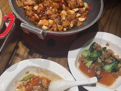 -爱碗亭·鲜炒湖南菜(壹城中心店)