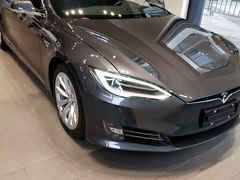 -TESLA 特斯拉(上海太古汇体验店)