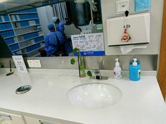 -茂菊口腔连锁(浦东南路店)