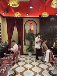 -东方先生国潮男士理发馆