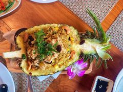 -Chom Cafe and Restaurant