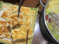 -乡土黄·鲜牛肉火锅·小龙虾(兴业街店)