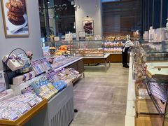 面包甜点陈列柜-巴黎贝甜(常德路店)