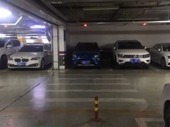 场地-BHG Mall（顺义店）-停车场