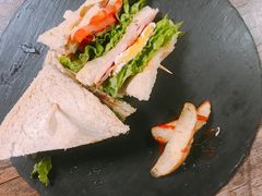 -HIGH FIVE哈福手工汉堡(桂林路店)