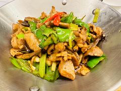 -渔语鱼新川菜Bistro(万象天地店)