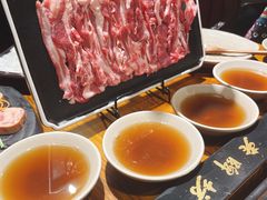 -老牌坊云南鱼豆花火锅(爱建店)