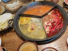 -巴卤社老火锅(财富店)