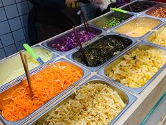 自助取餐区-三兄弟高炉烧饼