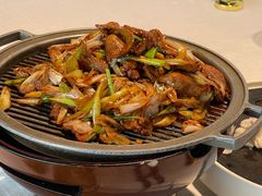 经典葱爆小羔羊肉-悦融·京鲁菜·露台花园(安定门店)