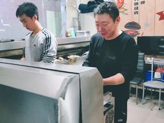 大堂-岳文生烧烤