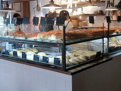 面包甜点陈列柜-仙峰天然面包(迎宾路店)