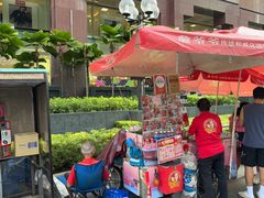 -詹爷爷乌节路街头冰淇淋