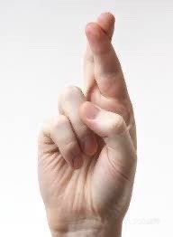 Idiom: cross your fingers 