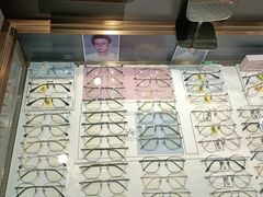 -宏宇眼镜蔡司依视路折扣店(兆佳眼镜城店)