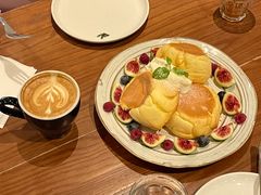 莓果奶油芝士舒芙蕾松饼-UPPER KITCHEN(延安路店)