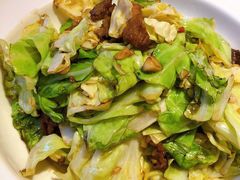 手撕圆白菜-俏湘厨•地道湘菜(建华南路店)