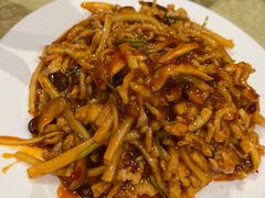 鱼香肉丝-春江饭店(共青团路总店)