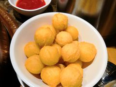 -沪小二炭火蛙锅(淮海中路美食不夜城店)