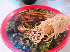 -小龙大肉面馆
