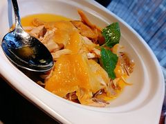 招牌盐蒸鸡-话梅·客家小厨(东门店)