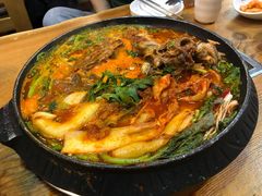 土豆排骨火锅-喇喇排骨火锅·传统韩式脊骨汤(望京西园总店)